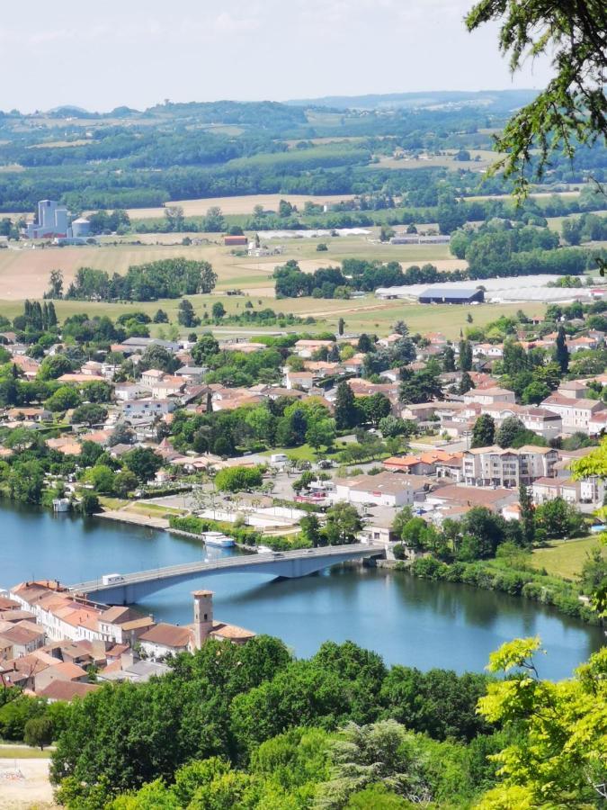 Le Coq En Repos Bed and Breakfast Saint-Sylvestre-sur-Lot Exteriör bild